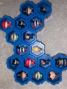 DC Blue Hex Playset with Multicolored Mini Figures
